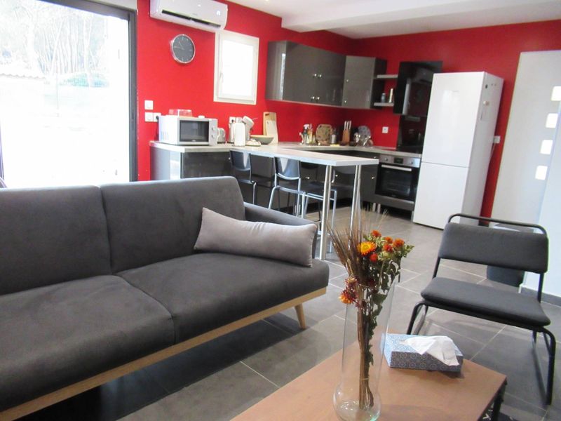 LA COURONNE APPARTEMENT T3 PROCHE PLAGE DE SABLE ET VILLAGE