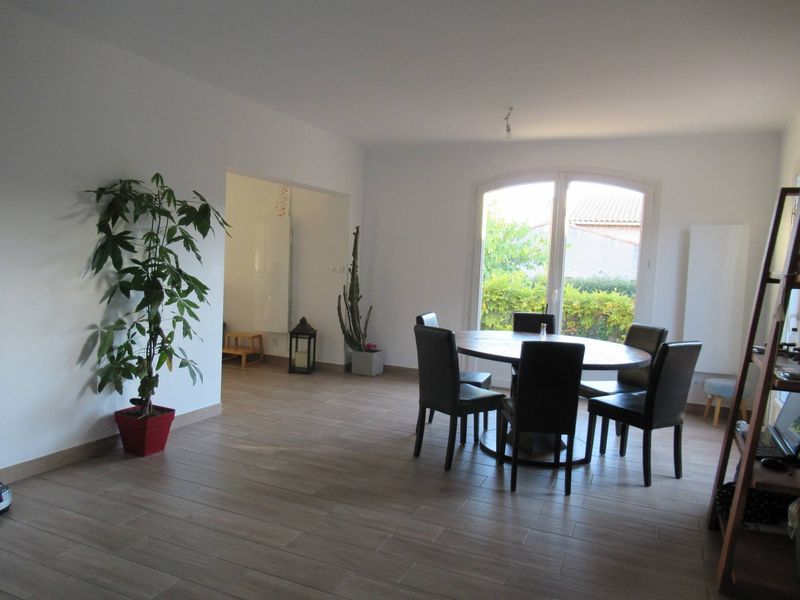 SALON LUMINEUX VILLA SAUSSET LES PINS