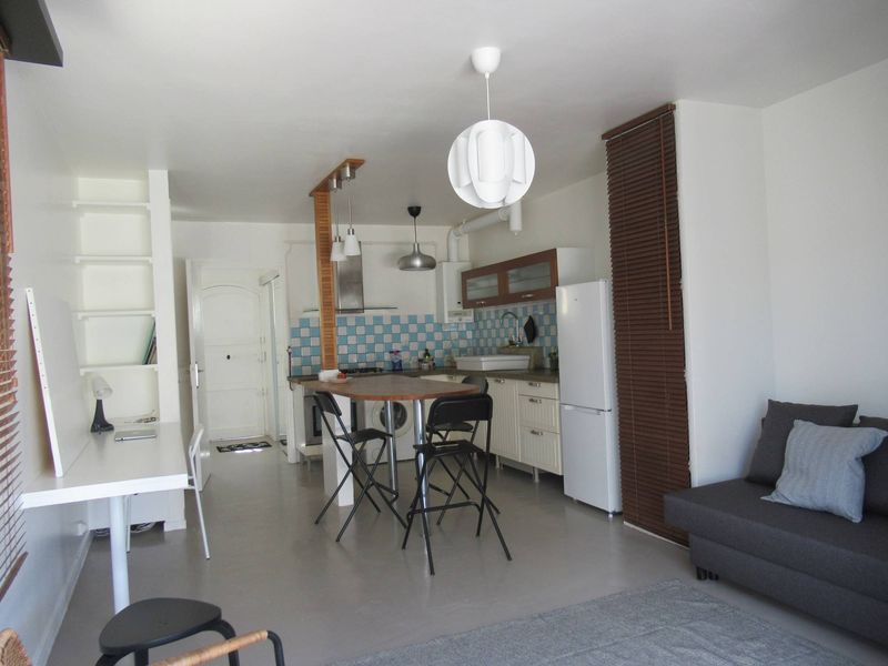 Studio meublé à louer à sausset les pins