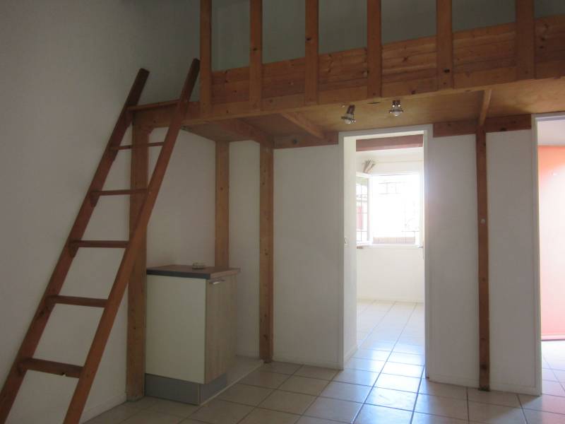 MEZZANINE DANS APPARTEMENT CÔTE BLEUE