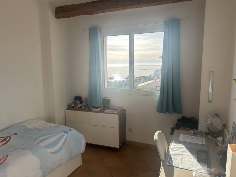 LOCATION VILLA T5 VUE MER SAUSSET LES PINS