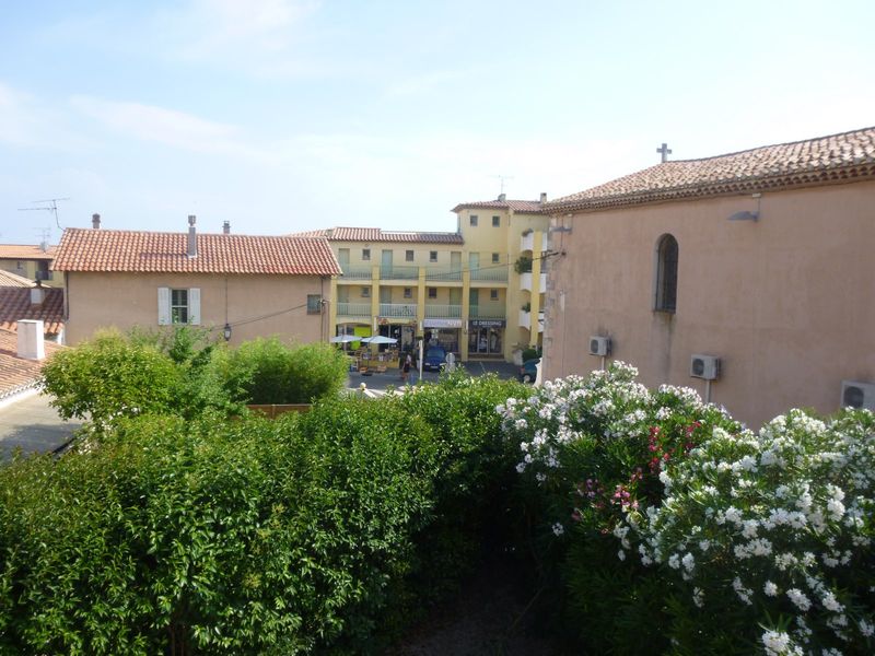 vue T2 SAUSSET LES PINS Centre village