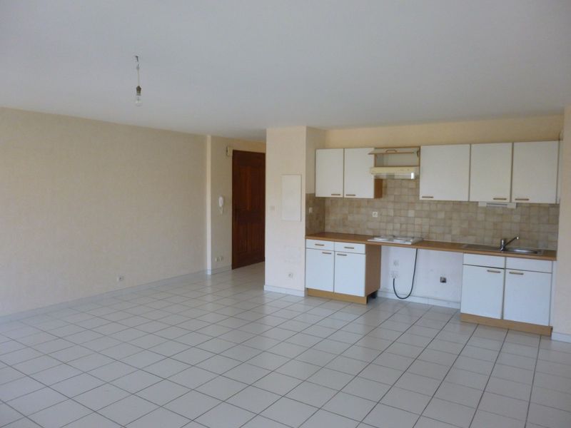 SEJOUR APPARTEMENT T3 SAUSSET