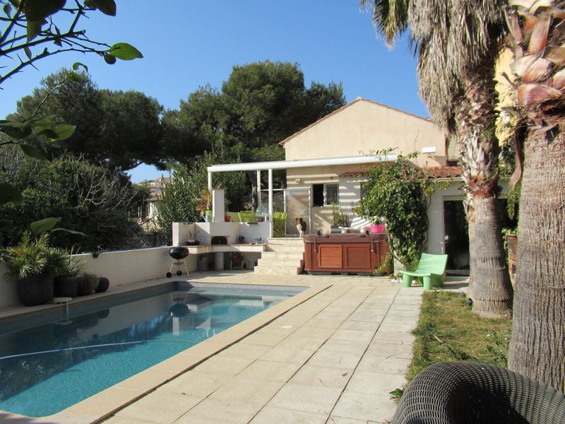 piscine maison de ville centre sausset 13960