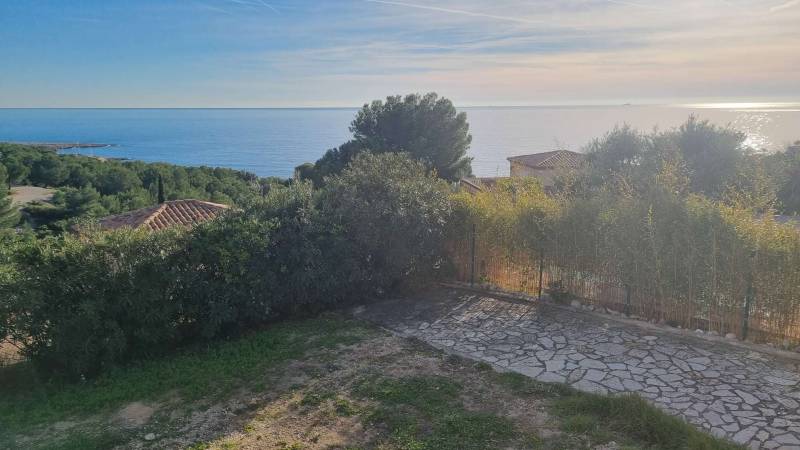 LOCATION VILLA T5 VUE MER SAUSSET LES PINS