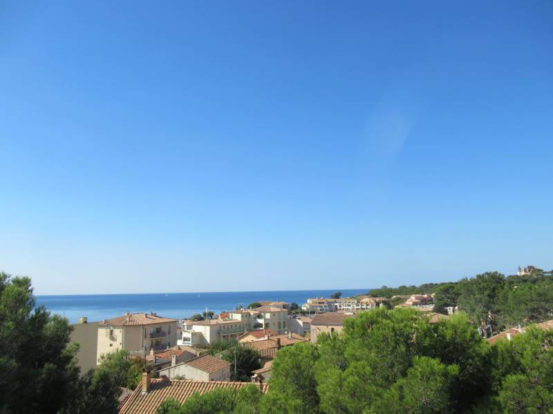 Solarium commun dans résidence les Astragales avec vue époustouflante à vendre appartement T2 AVEC CAVE PRIVATIVE