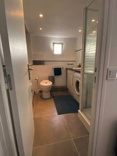 LOCATION APPARTEMENT T2 RDC DE VILLA SAUSSET LES PINS