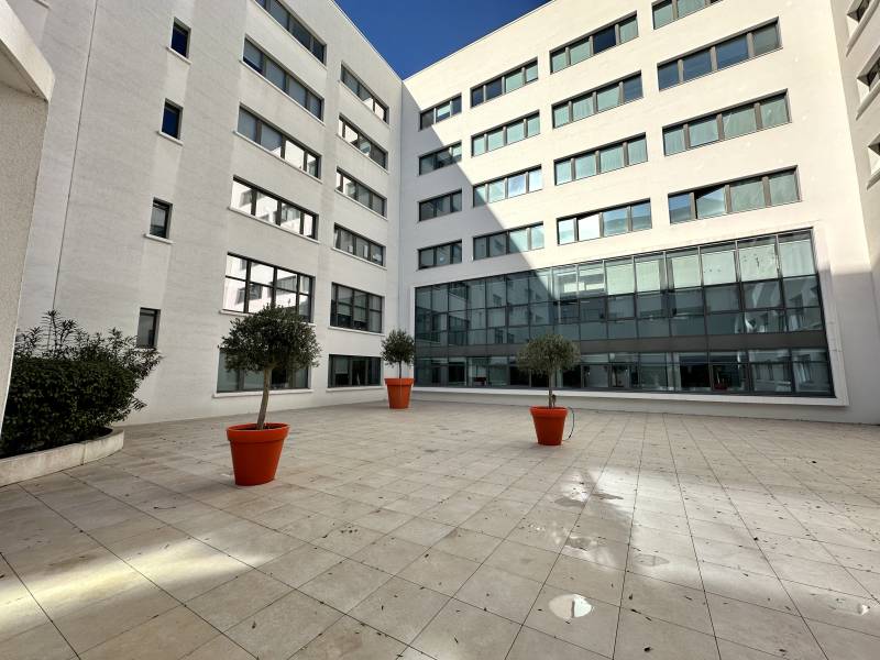 LOCATION APPARTEMENT T2  AVEC ASCENSEUR 13002 MARSEILLE