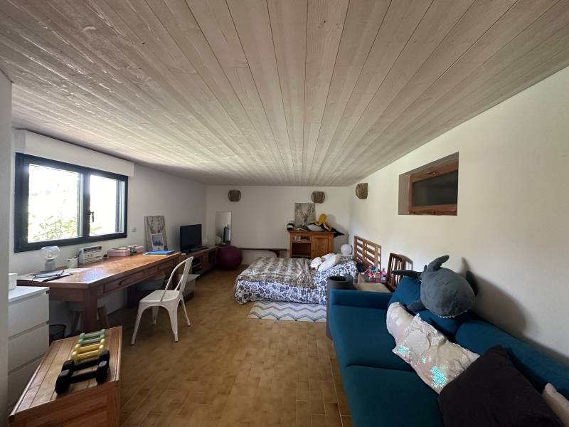 VENTE MAISON 5 PIÈCES RÉNOVÉE AVEC PISCINE ET TERRASSE SAUSSET LES PINS