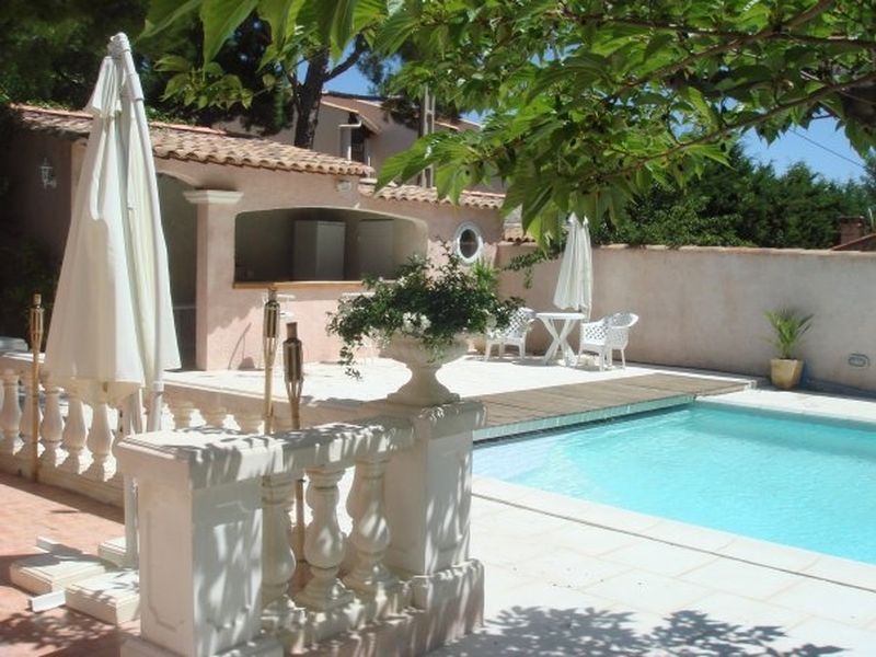 belle piscine villa type 4 sausset les pins